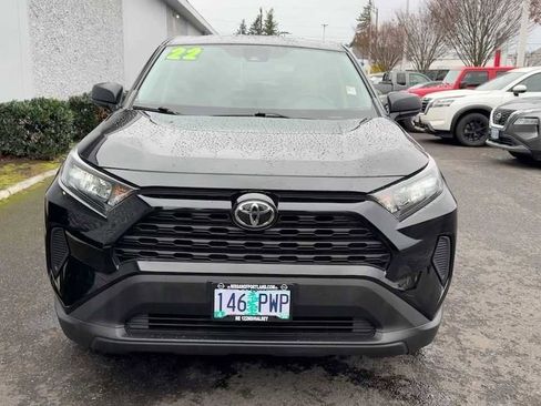 Used 2022 Toyota RAV4 LE image 4