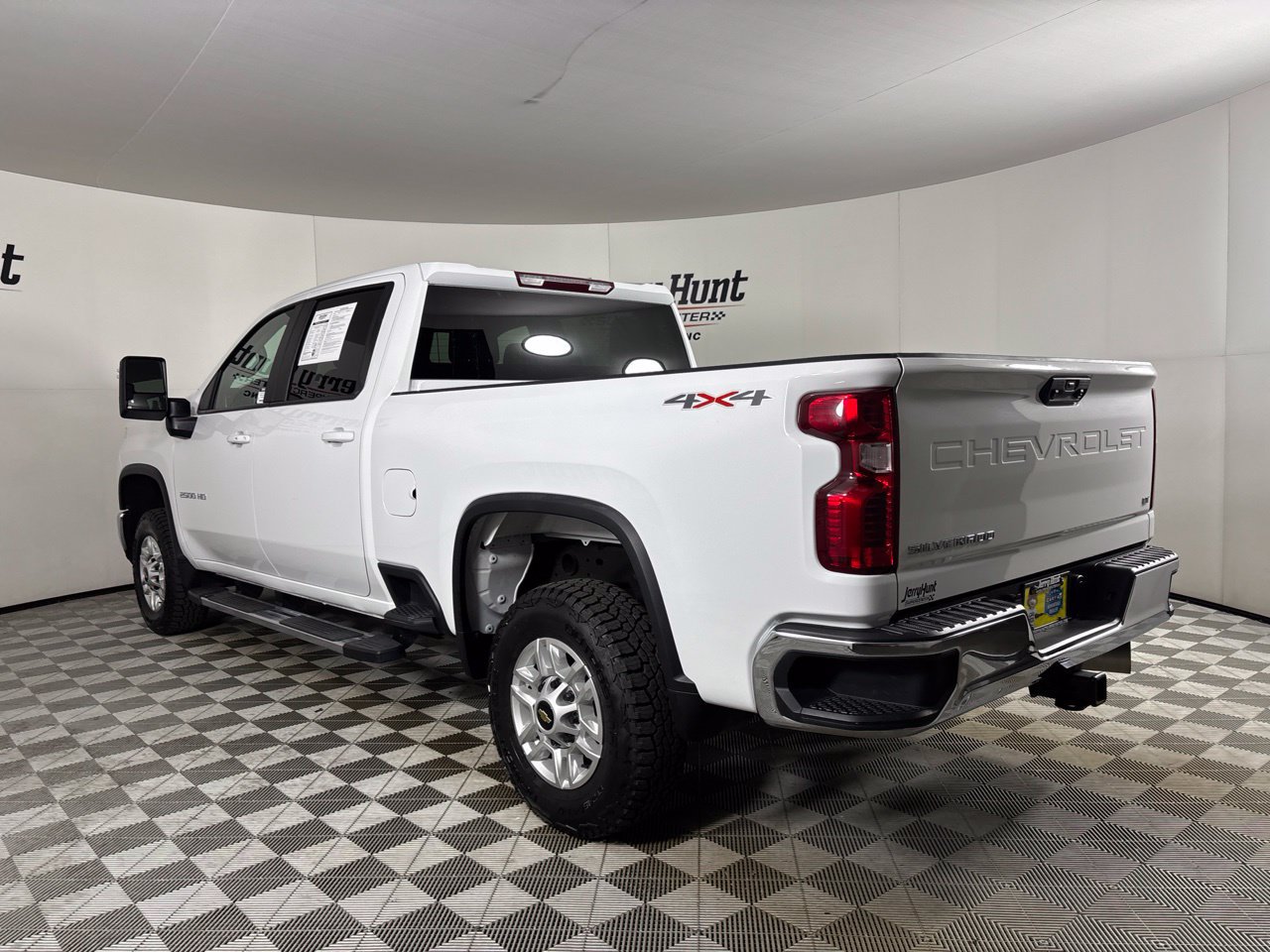 Used 2025 Chevrolet Silverado 2500 LT w/ Convenience Package AWD/4WD image 6