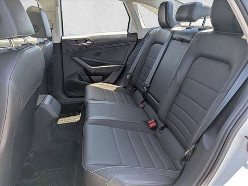 Used 2024 Volkswagen Jetta SE FWD image 18