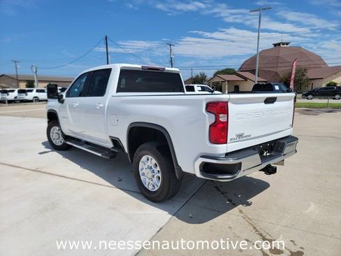 Used 2025 Chevrolet Silverado 2500 LT AWD/4WD image 5