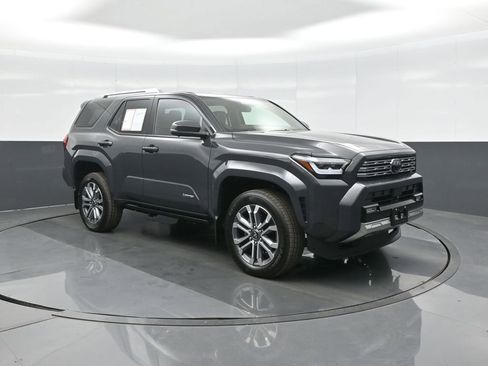 Used 2025 Toyota 4Runner Limited image 1