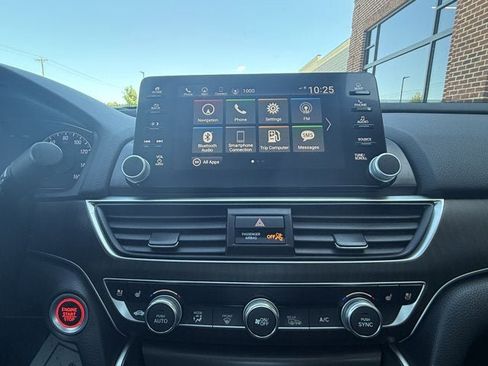 Used 2018 Honda Accord Touring image 24