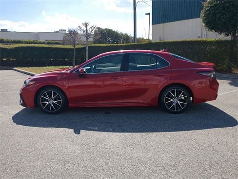 Certified 2023 Toyota Camry SE image 7