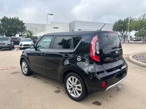 Used 2018 Kia Soul + FWD image 7