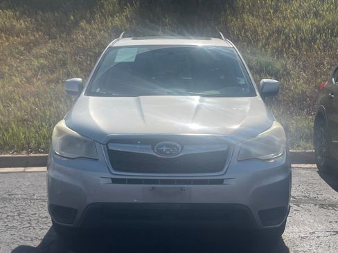 Used 2015 Subaru Forester 2.5i Premium AWD/4WD image 2