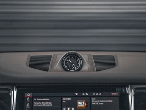 New 2025 Porsche Macan image 33