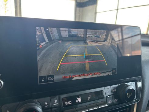 Used 2025 Toyota Grand Highlander FWD image 17