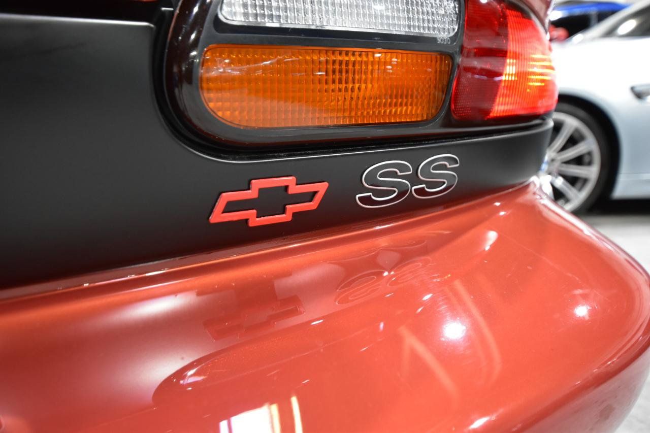 Used 2002 Chevrolet Camaro Z28 w/ SS Performance/Appearance Pkg RWD image 11