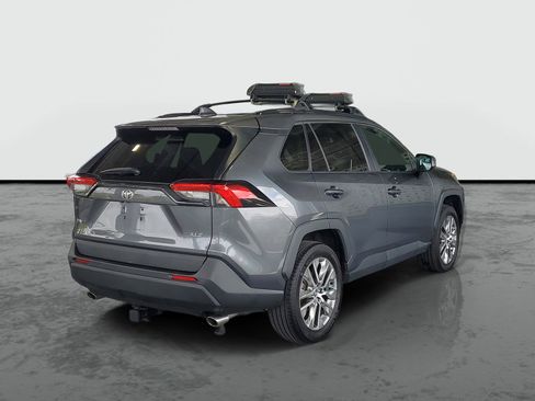 Used 2021 Toyota RAV4 XLE Premium FWD image 2