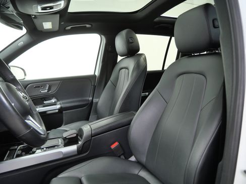 Certified 2021 Mercedes-Benz GLB 250 4MATIC image 15