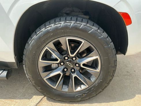 Used 2021 Chevrolet Suburban Z71 AWD/4WD image 11