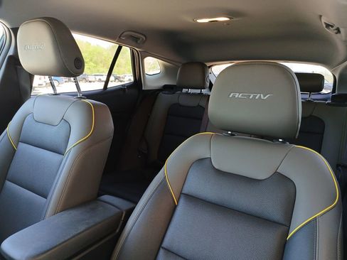 Used 2024 Chevrolet Trax ACTIV w/ Driver Confidence Package image 25