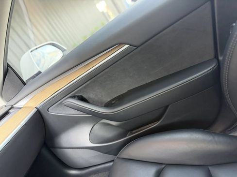 Used 2022 Tesla Model 3 Long Range AWD/4WD image 37