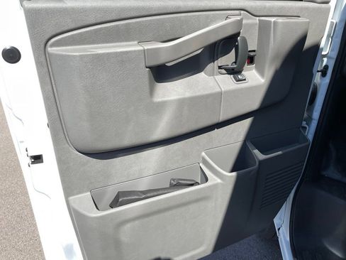 New 2025 Chevrolet Express 3500 w/ Power Convenience Package image 31