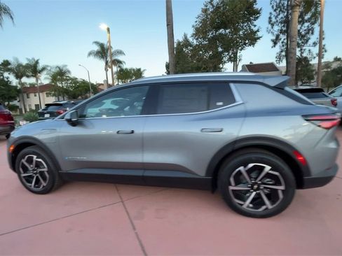 New 2026 Chevrolet Equinox EV LT image 5