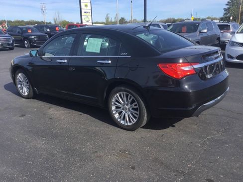 Used 2012 Chrysler 200 Limited FWD image 3
