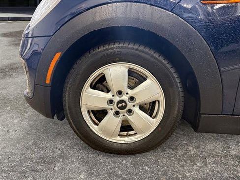 Used 2017 MINI Cooper 4-Door Hardtop image 12