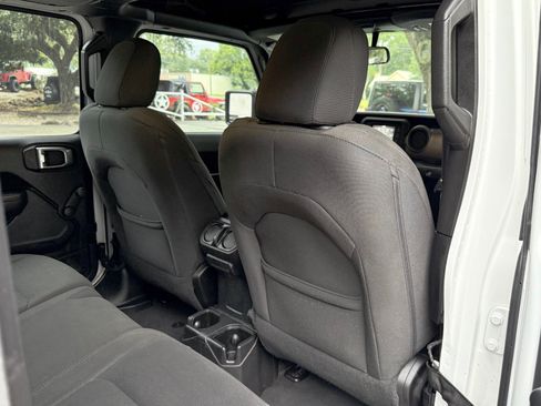 Used 2018 Jeep Wrangler Unlimited Sport AWD/4WD image 40
