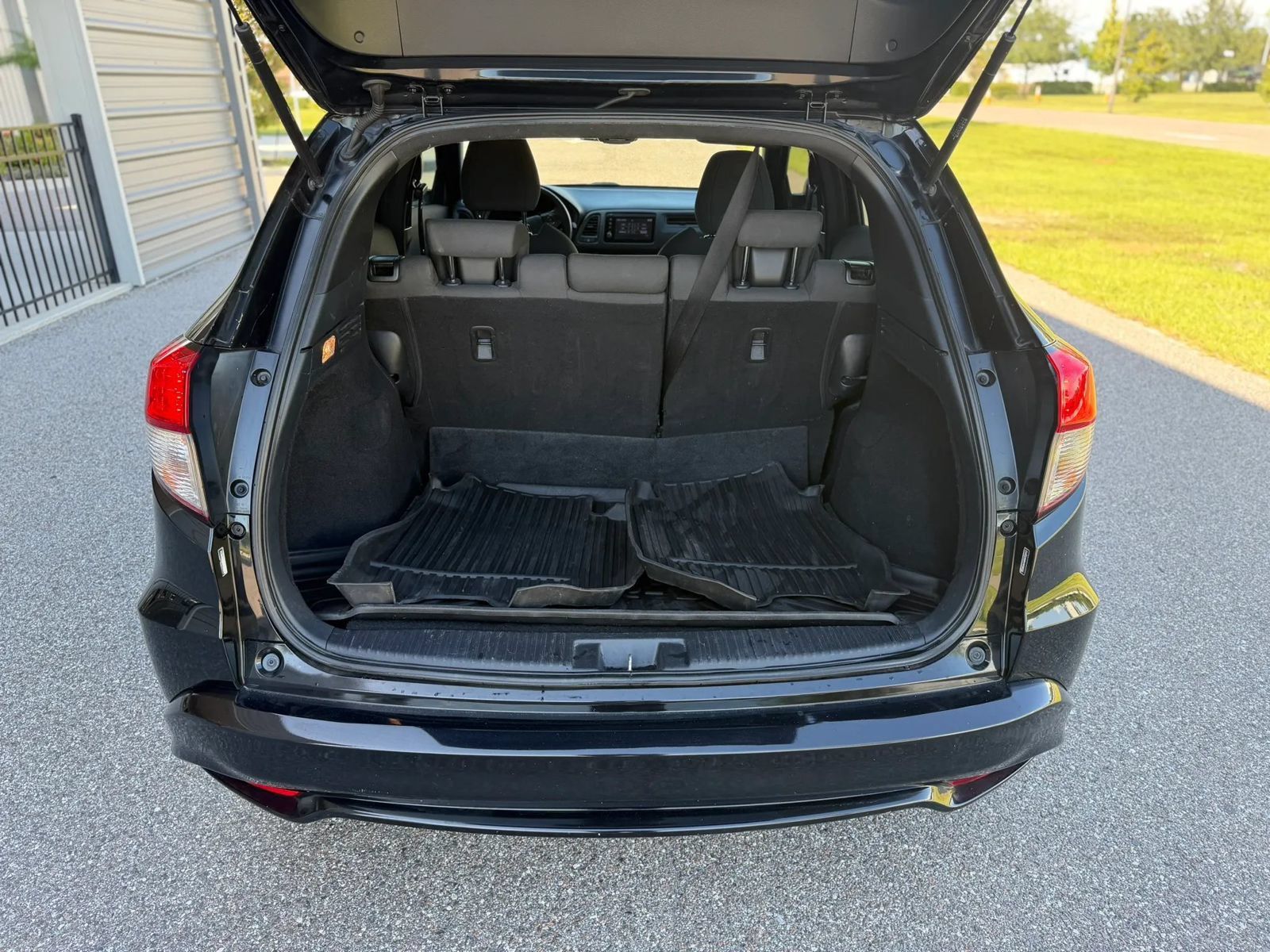 Used 2019 Honda HR-V Sport image 28
