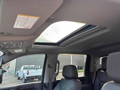 Used 2022 Chevrolet Silverado 2500 LTZ w/ LTZ Premium Package image 15