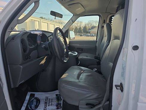 Used 2003 Ford E-150 and Econoline 150 image 7