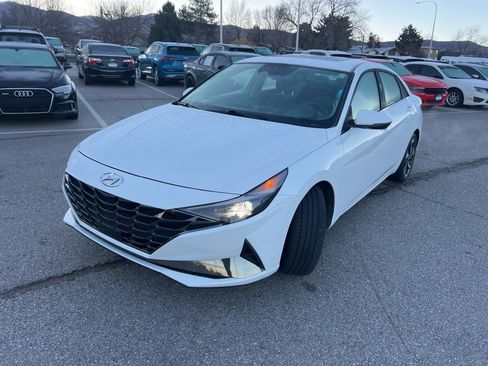 Used 2023 Hyundai Elantra Limited w/ Preferred Accessory Package image 14