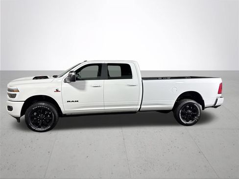 New 2026 RAM 2500 Laramie AWD/4WD image 9