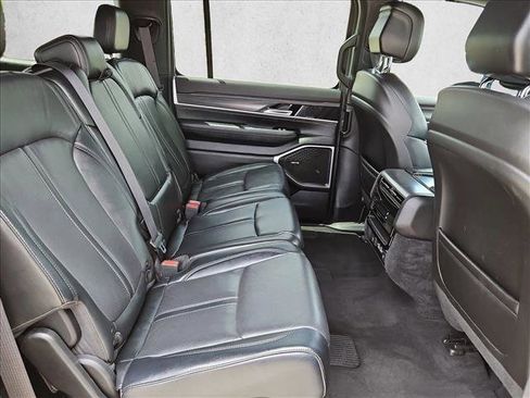 Used 2023 Jeep Wagoneer Series III w/ Preferred Equipment Group AWD/4WD image 20