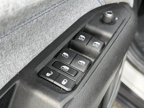Used 2024 Jeep Compass Latitude AWD/4WD image 14