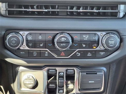 New 2025 Jeep Wrangler Unlimited Rubicon image 5