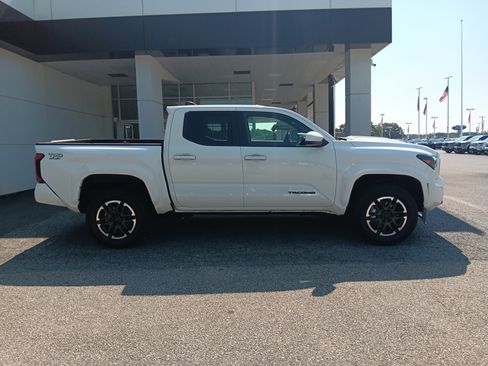 Used 2024 Toyota Tacoma TRD Sport RWD image 7