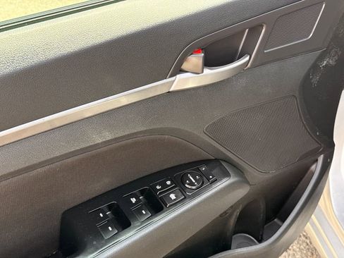 Used 2018 Hyundai Elantra Value Edition FWD image 20
