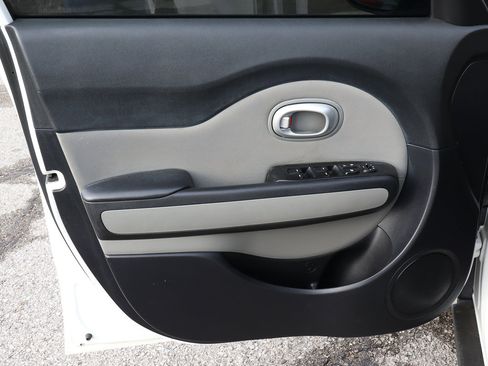 Used 2016 Kia Soul Base image 13