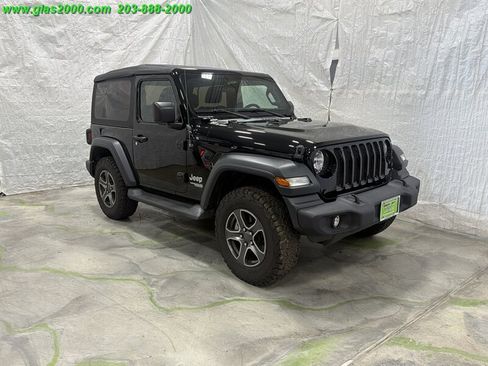 Used 2018 Jeep Wrangler Sport AWD/4WD image 2