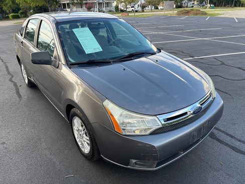 Used 2009 Ford Focus SE image 4