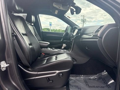 Used 2020 Jeep Grand Cherokee Limited AWD/4WD image 14