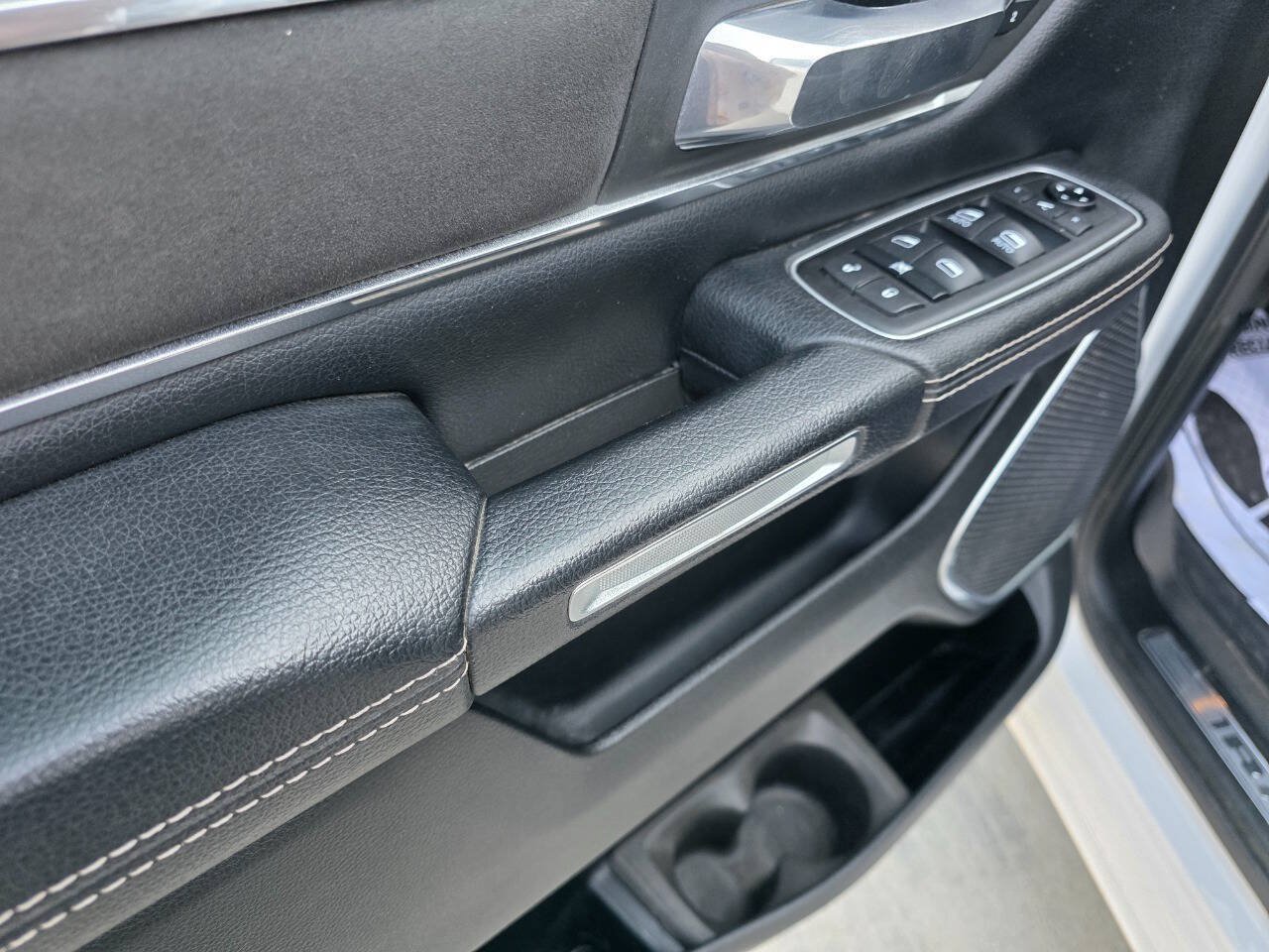 Used 2021 RAM 1500 Laramie AWD/4WD image 10