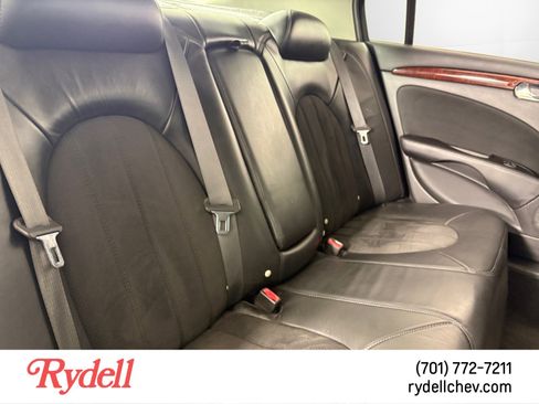 Used 2009 Buick Lucerne Super image 17