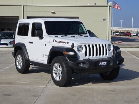 Used 2021 Jeep Wrangler Sport AWD/4WD image 3