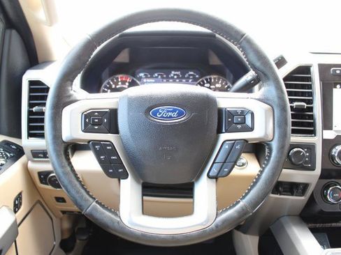 Used 2019 Ford F250 Lariat w/ Lariat Ultimate Package AWD/4WD image 32