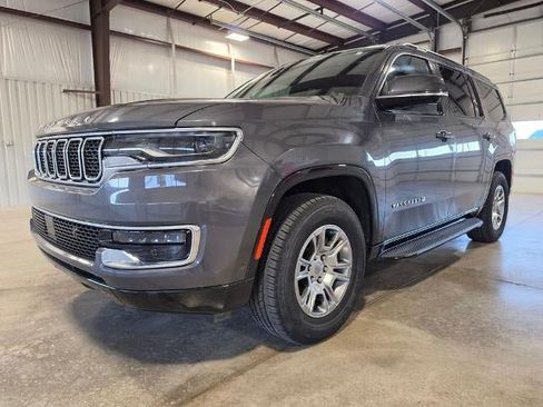 Used 2022 Jeep Wagoneer Series I w/ Convenience Group I AWD/4WD image 2
