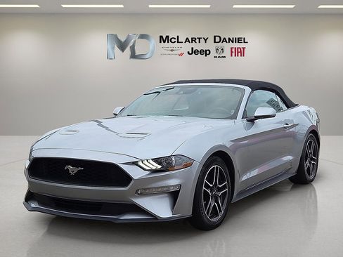 Used 2023 Ford Mustang Premium image 2