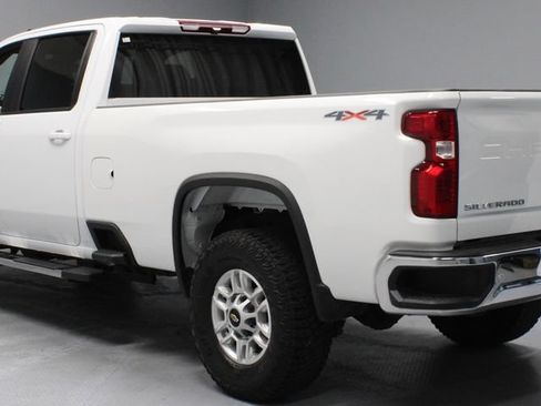 Used 2025 Chevrolet Silverado 2500 LT w/ Safety Package AWD/4WD image 9
