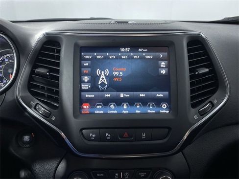 Used 2023 Jeep Cherokee Altitude Lux image 21