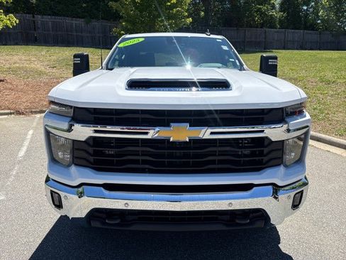 Used 2025 Chevrolet Silverado 2500 LT w/ Safety Package AWD/4WD image 2