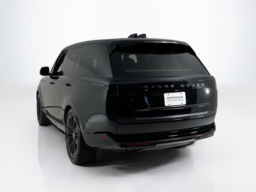 Used 2024 Land Rover Range Rover SE AWD/4WD image 3