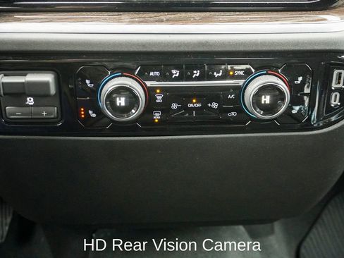 Used 2025 Chevrolet Silverado 2500 LT image 16