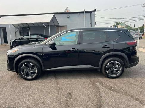 Used 2025 Nissan Rogue SV AWD/4WD image 8