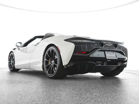 Used 2025 McLaren Artura Spider RWD image 40