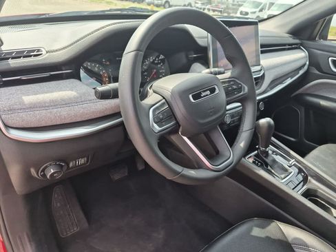 Used 2024 Jeep Compass Latitude AWD/4WD image 10